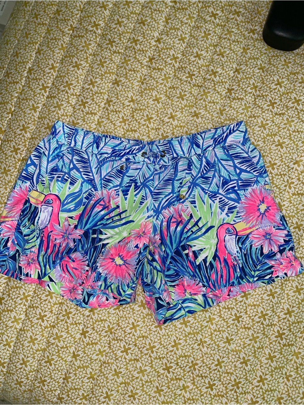Lilly Pulitzer Blue Palm-Print Elastic Waist shorts!